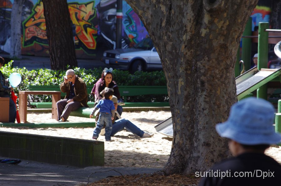 IMGP0102.JPG - More playing