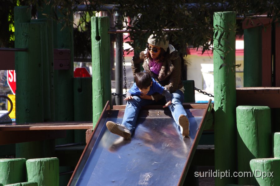 IMGP0112.JPG - Priyanka Chopra playing with Siddharth Anand's Son, Ranveer :o) Looks like fun!!!!
