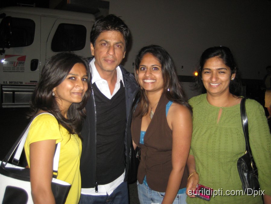 IMG_5848.JPG - He felt the guy who took the picture put his finger on the flash, so he asked the guy to take another picture - so very sweet (esp. after shooting for 11 hours or so and being exhausted!)!!! :o)