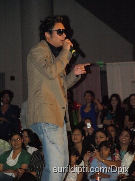 24521_10100125564594465_12413626_54484760_3149654_n.jpg - Raaghav - guest at Vivaah Exposition in SF!